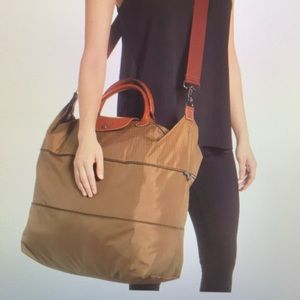 longchamp bag travel